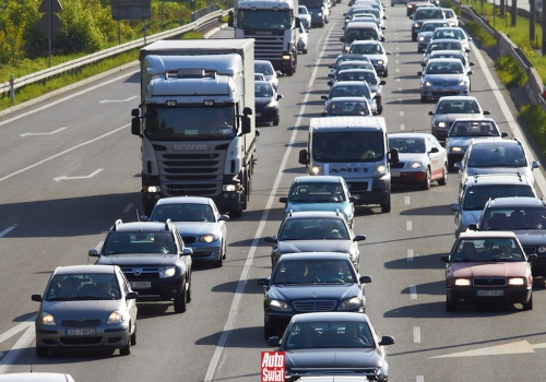 Tego wina, co nie zna zasad jazdy na suwak. Polscy kierowcy wciąż się w tym gubią