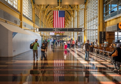 Ponad 12 500 lotów w USA zostało zakłóconych, gdy burze uderzyły w główne lotniska