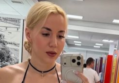 Marianna Schreiber i jej tureckie implanty chwalą się zdjęciem z basenu (FOTO)