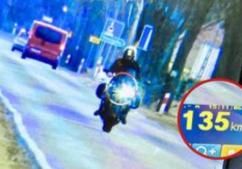 Motocyklista pędził 135 km/h. Stracił prawo jazdy
