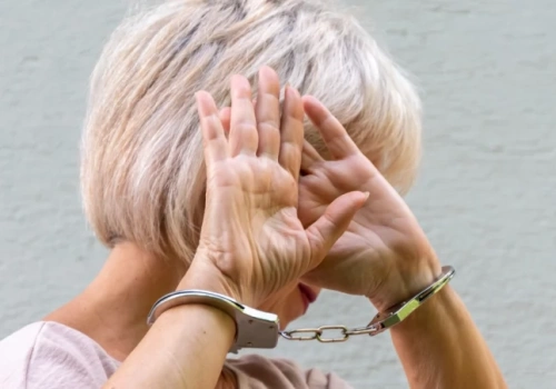 Werbowali do pracy w Anglii, a potem zabierali pensje. 65-latka na czele gangu