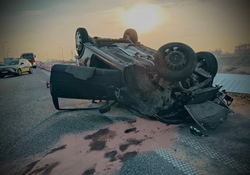 Niebezpieczne poniedziałkowe popołudnie na rzeszowskich drogach. Trzy osoby ranne