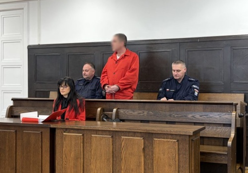 Był winien pieniądze, dług miał spłacić nożem. Sprawa Michała W. na wokandzie