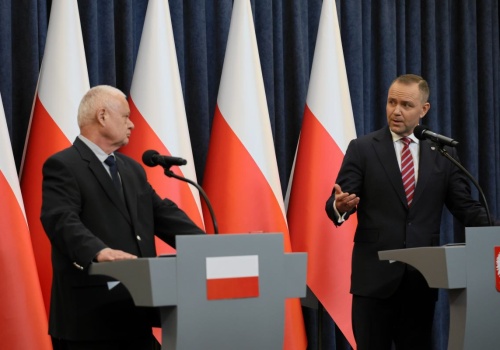 Setki miliardów złotych z Polski czy z UE? SAFE dzieli kraj. Sprawdzamy, gdzie pożyczać na zbrojenia