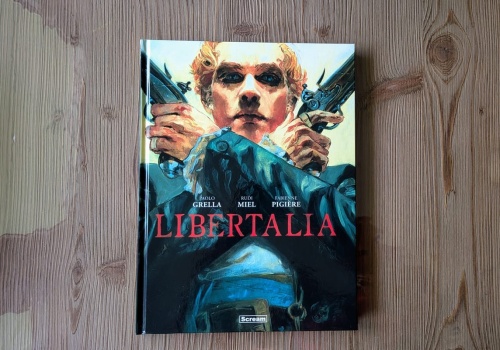 Ile rumu potrzeba, żeby zatopić raj? Recenzja „Libertalii