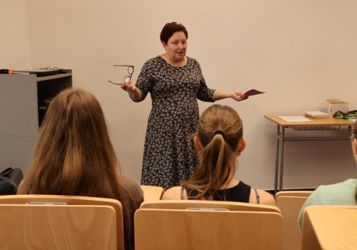 Renata Czader w gimnazjum o wolontariacie. „To nie tylko wspólna zabawa”