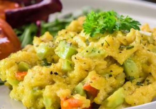 Jajecznica w zdrowszej wersji. Pomaga zadbać o cholestearol