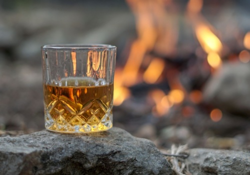 Picie we wczesnej dorosłości powiązane z problemami poznawczymi w średnim wieku