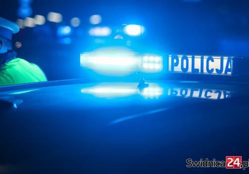 Nietrzeźwy i bez uprawnień doprowadził do kolizji. Dalszą jazdę uniemożliwił mu policjant po służbie