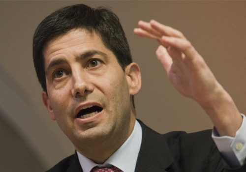 Trump sam sobie blokuje fotel szefa Fed. Nominacja Warsha ugrzęzła w Senacie