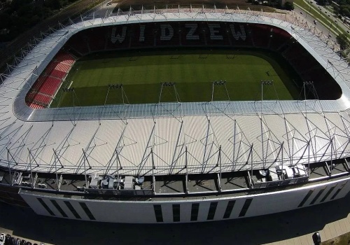 Kibice Lecha zdemolowali trybunę na stadionie Widzewa. Straty sięgają kilkuset tysięcy złotych