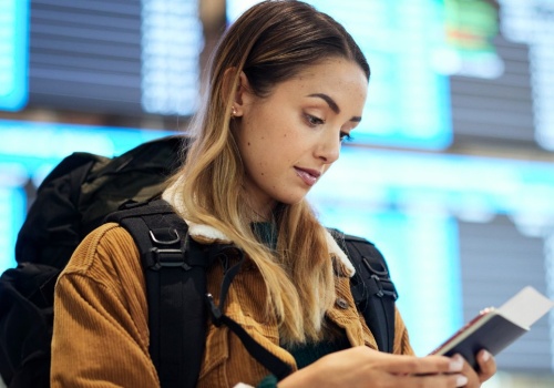 Spakuj bagaż podręczny jak ekspert. 5 trików, które ratują miejsce w plecaku