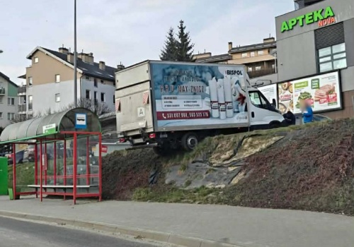 Dla jednych proste, innym sprawia ogromny problem. Cofanie im się nie powiodło