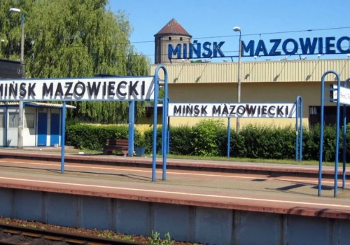 Przepełnione pociągi z Mińska i Mrozów do Warszawy