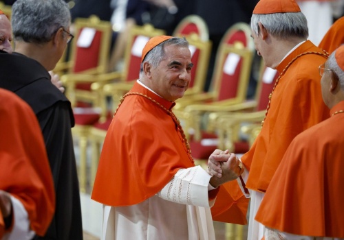 Watykan: orzeczenie nieważności w procesie kard. Becciu