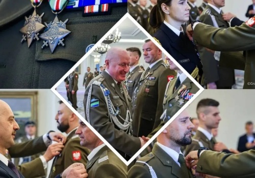Służba i poświęcenie. Prezydent Nawrocki odznaczył zasłużonych żołnierzy. ZOBACZ ZDJĘCIA