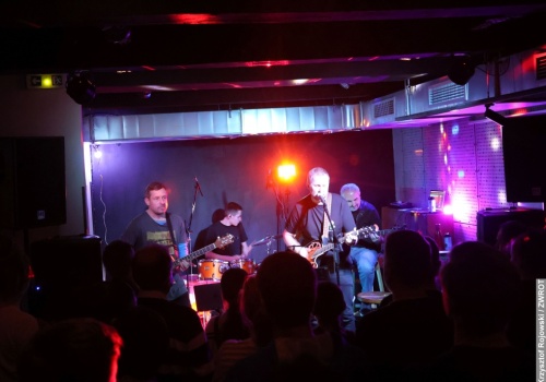 Rockowa energia z domieszką hip-hopu zaczarowały „Dziuplę”. Kameralny koncert Mymøsy