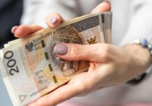 Przelew do żony lub męża. Uważaj na takie tytuły