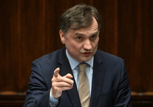 Ziobro musi przeprosić Holland za wypowiedzi o „Zielonej Granicy” i przekazać 50 tys. zł na cele społeczne