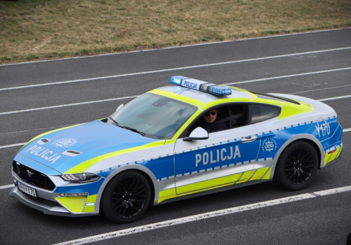 Ford Mustang odebrany pijanemu kierowcy oficjalnie w służbie Mazowieckiej Policji