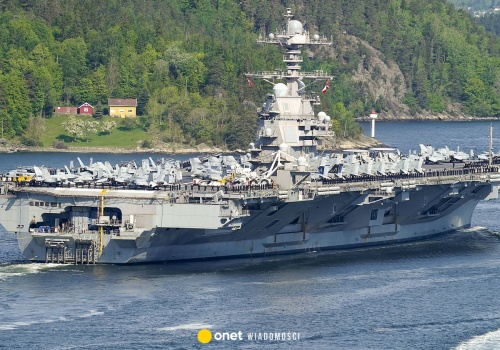 Największy lotniskowiec świata uszkodzony. Opuści Bliski Wschód