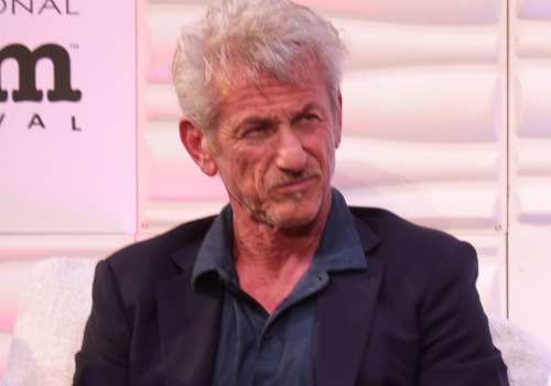 Oscar z wojennego metalu dla Seana Penna. Aktor nagrodzony w Kijowie