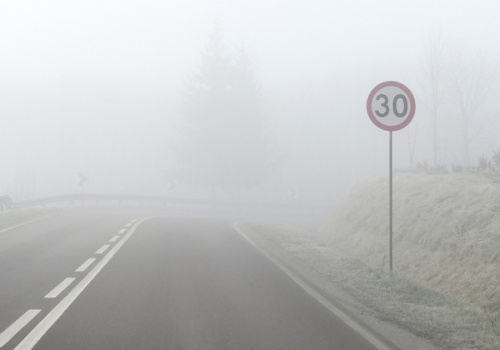 Spokojna aura, ale zdradliwe warunki w tym regionie. Czekają nas przymrozki i marznąca mgła