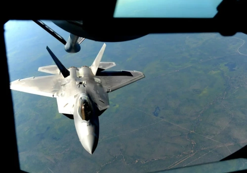 Potężny atak w pobliżu cieśniny Ormuz. Użyto dwutonowych bomb