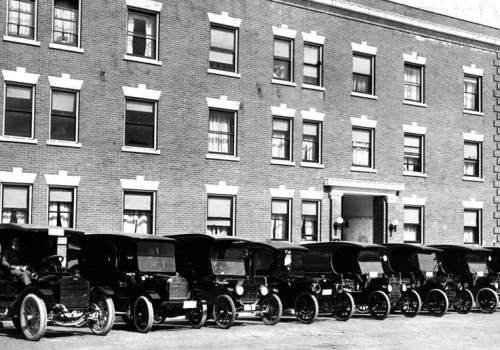 Ta firma kurierska jest najstarsza na świecie. Zaczynali od 100 dolarów