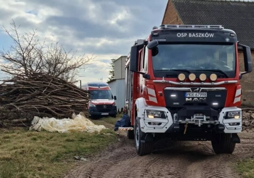 71-letni rolnik wciągnięty przez WOM. Mężczyzna zginął na miejscu