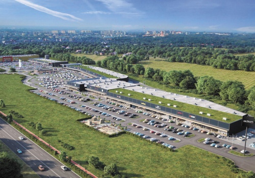 Park handlowy przy ulicy Lwowskiej z kinem Cinema City