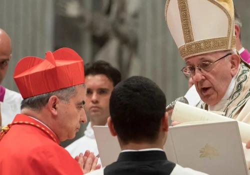 Proces kardynała Becciu do powtórki. Watykański sąd podważył metody papieża Franciszka