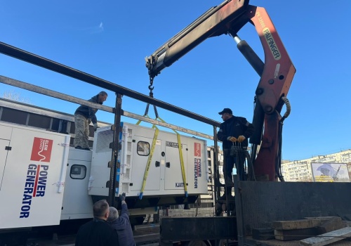 6,5 mln zł, 9 transportów i setki generatorów. Wsparcie z Krakowa jedzie na Ukrainę