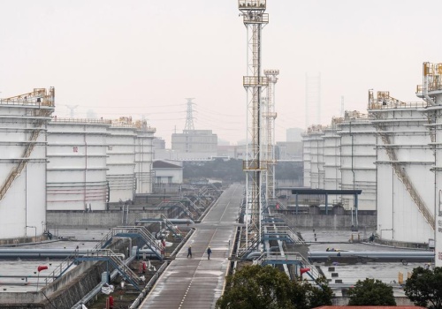 Chiny obawiają się niedoboru ropy. Sięgają po rezerwy surowca