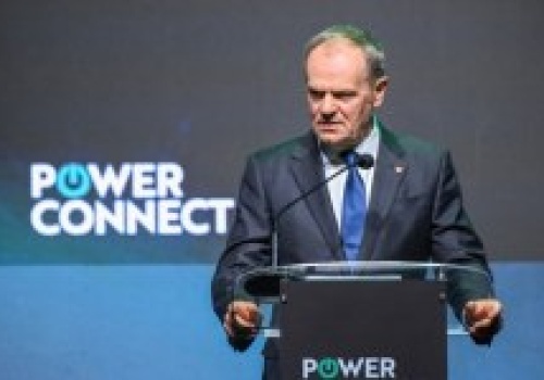 Tusk wykłada na stół bilion złotych. 