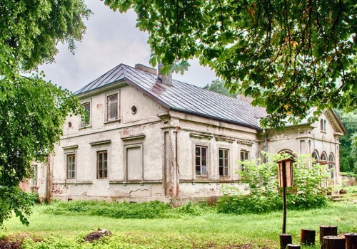 Miejsce nazywane Mazowiecką Szwajcarią. Górski teren i malownicze zabytki