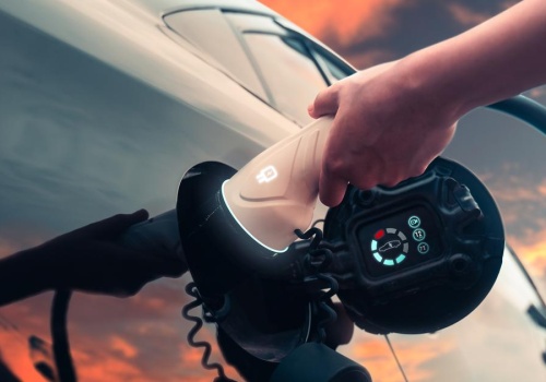 Elektromobilność hamuje popyt na ropę. Oszczędności sięgają milionów baryłek dziennie