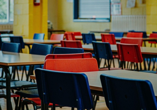 Zakaz używania telefonów w szkołach szybciej niż zakładano! Padła konkretna data