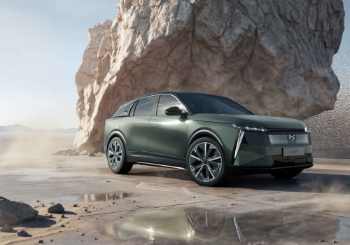 DS całkowicie odświeża model 7. Przywitajcie N°7