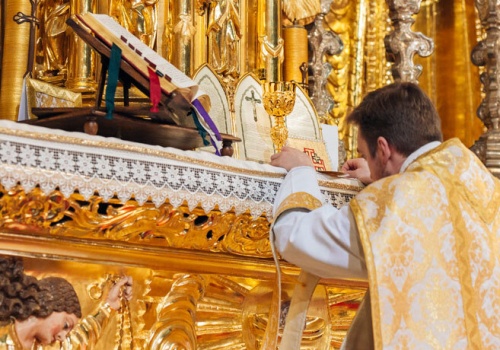 USA: Prawie 600 miejsc z Mszą trydencką, zdecydowana większość to tzw. indult