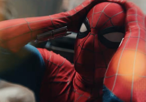 Peter Parker mutuje, tęskni za MJ i chroni Nowy Jork. Pierwszy zwiastun Spider-Man: Całkiem nowy dzień!