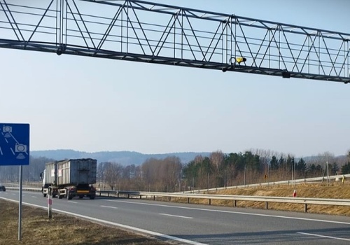 Odcinkowy pomiar prędkości na ekspresówce pod Olsztynem już działa. Nowe kamery rejestrują wykroczenia