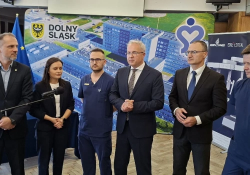 Robot chirurgiczny Edge Medical w Legnicy. 900 operacji w planie