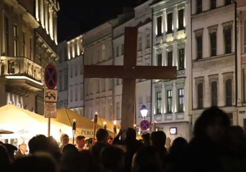 MPK Kraków informuje o utrudnieniach. Powodem Akademicka Droga Krzyżowa