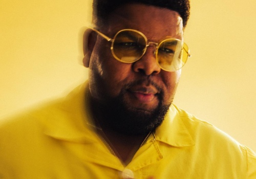 Ray Dalton z nadzieją wraca z utworem „I just wanna be happy”