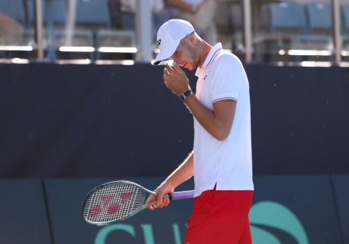 Złe wieści z Miami. Hurkacz musi czekać