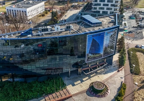 Katowice kupują biurowiec po banku. Przeniesie się tam osiem wydziałów Urzędu Miasta