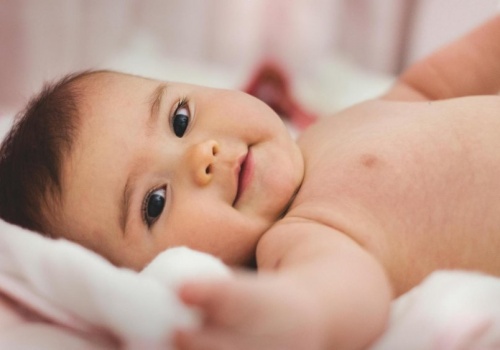 Narodziny dziecka zgłosisz w aplikacji mObywatel. Nie musisz wychodzić z domu