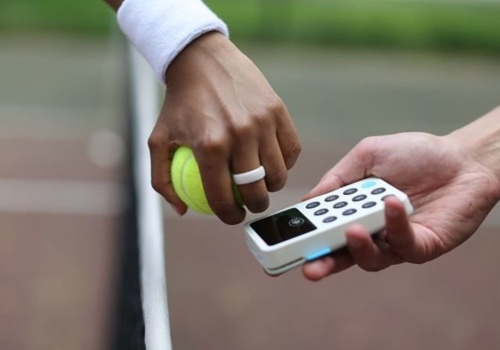 Jesteś klientem BOŚ? Od teraz zapłacisz obrączką, brelokiem i bransoletą