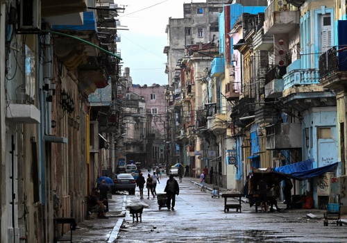 Trump nakłada embargo, Putin je lekceważy. Rosyjska ropa płynie na Kubę